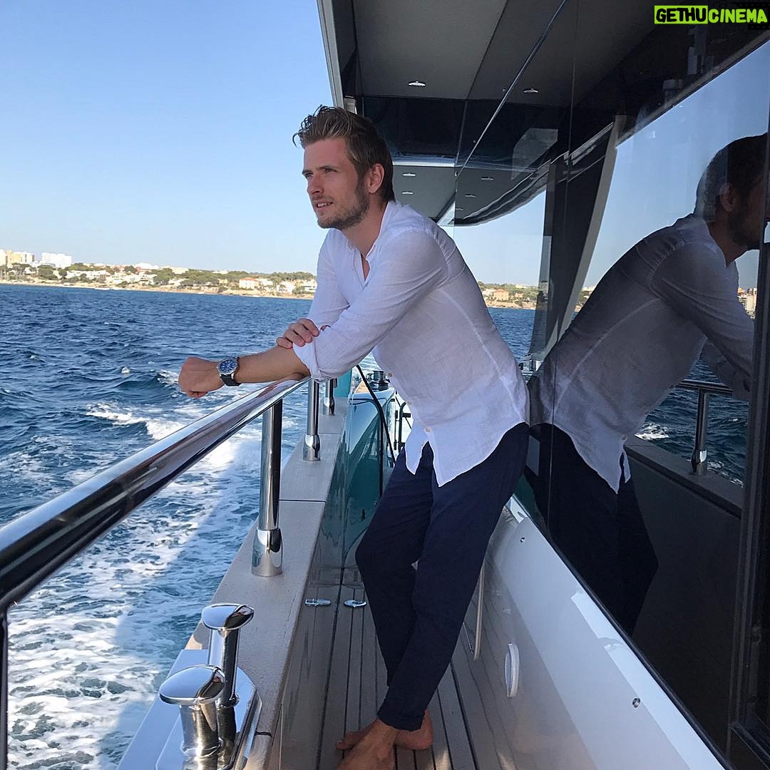 Jörn Schlönvoigt - 9.7K Likes - Happiness is not a destination it’s a way of life #travel #alwaysforward