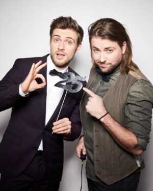 Jörn Schlönvoigt Instagram - The good times #brothers #dinosaur #tb #shooting (C) RTL - Philipp Rathmer #gzsz #rtl