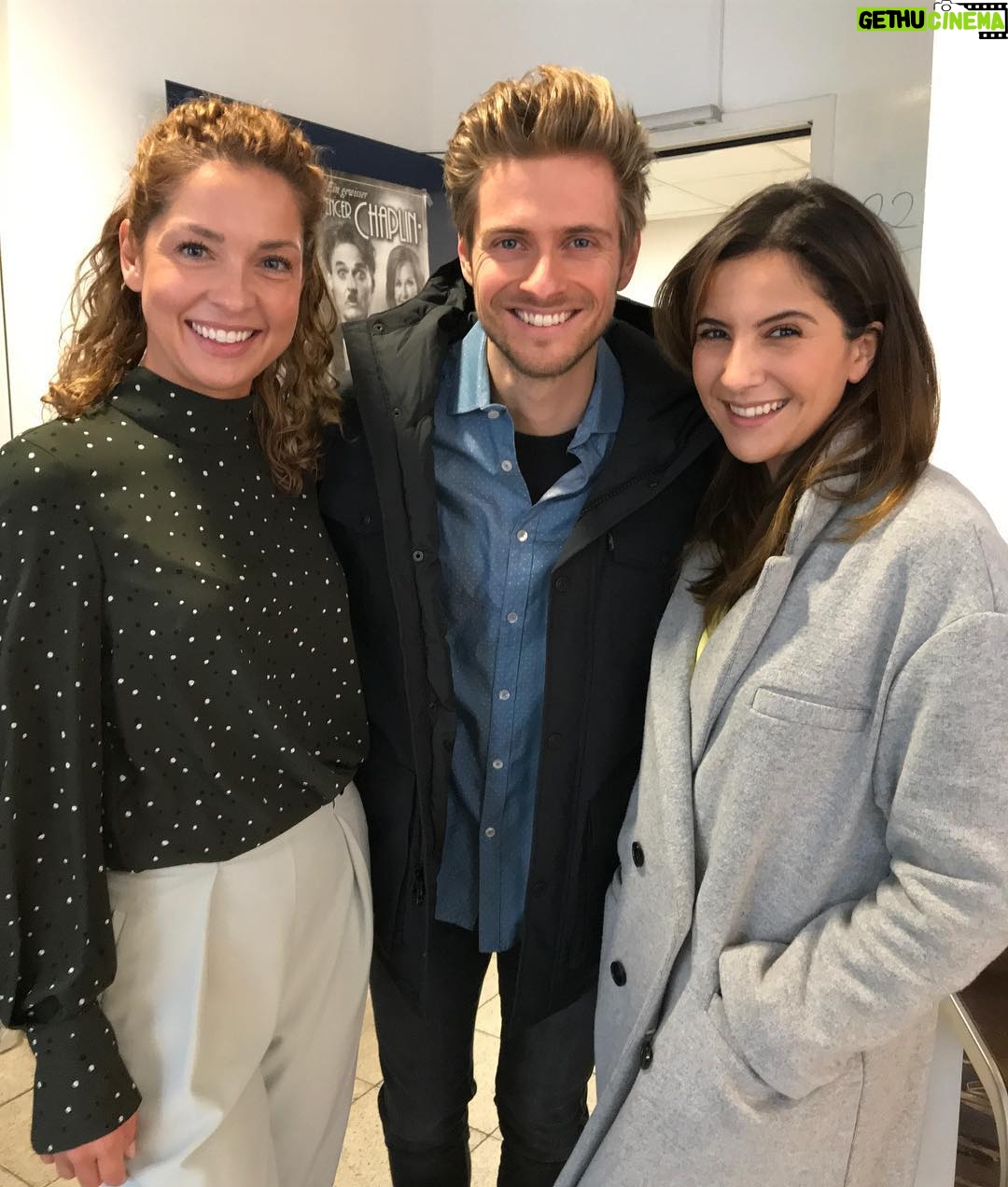 Jörn Schlönvoigt - 10.2K Likes - A warm welcome in our team @mariawedig #actress #tv #goodtimesbadtimes #gzsz #instagood #rtl notice : watch my story for a funny picture @chriss_cross