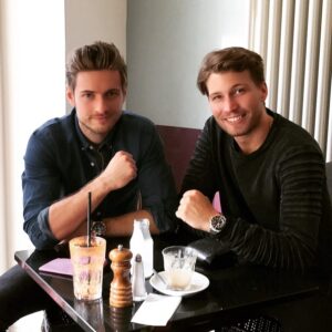 Jörn Schlönvoigt Instagram - Ihr Lieben , leider muss ich die Autogrammstunde morgen bei Pagro in Neutraubling absagen weil heute jemand krank geworden ist bei GZSZ und der Drehplan geändert wurde , ich stehe morgen den ganzen Tag im Studio. Mein lieber Freund @raulrichter übernimmt die Autogrammstunde für mich morgen!Danke für euer Verständnis und wir holen das bald nach ❤️ #Sorry !!!!