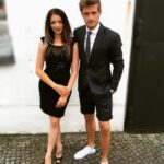 Jörn Schlönvoigt Instagram - 13 Jahre GZSZ Jubiläum ! Unfassbar wie die Zeit vergangen ist! Seite an Seite mit der besten TV Zwillingsschwester die man sich wünschen kann! Ich möchte mich in erster Linie bei meinen treuen Fans bedanken ohne die das alles nicht möglich gewesen wäre! Und wer weiß ,vielleicht löst mich ja meine Tochter eines Tages in der Serie ab ❤️ p.s alles gute zum Geburtstag @annemenden
