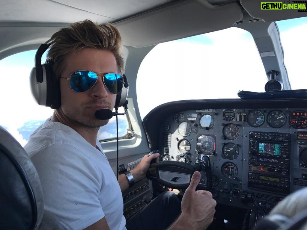 Jörn Schlönvoigt Instagram - SchlönAir is still flying #keinerfliegtschlöner #cessna340