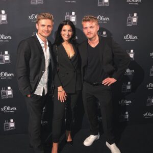 Jörn Schlönvoigt Instagram - Anzeige: happy to meet my friends at the @soliverfashion #fragrances #blacklabel #launchparty #in #berlin #myshoes #soliver #crew #crewlove #watchmystory #blackandwhite