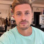 Jörn Schlönvoigt Instagram - Back in Germany, back on Set ! Ihr Lieben, nach 3 monatiger Pause habe ich die Dreharbeiten für @gzsz wieder aufgenommen. Freue mich sehr darauf spannende Storys für euch zu drehen. Vielen lieben Dank für euren Support !