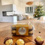 Jörn Schlönvoigt Instagram - Anzeige: Bald ist Weihnachten und passend dazu hat sich Ferrero Rocher eine schöne Aktion überlegt - Ferrero Rocher erfüllt 100 Herzenswünsche von jeweils bis zu 500€. Wenn ihr euch z.b eine Kitchen Aid wünscht, ein Wellnesswochenende, Städtetrip, Theaterbesuch oder etwas individuelles, dann ist jetzt der perfekte Moment. Kauft die Ferrero Rocher 200gr Packung, ladet den Kassenbon auf der Gewinnspielseite hoch und gebt euren Herzenswunsch ein, mit ein bisschen Glück gewinnt ihr und vergoldet eure Weihnachtszeit mit Ferrero Rocher. Ich wünsche euch viel Glück #ferrerorocher #vergoldedeinweihnachten