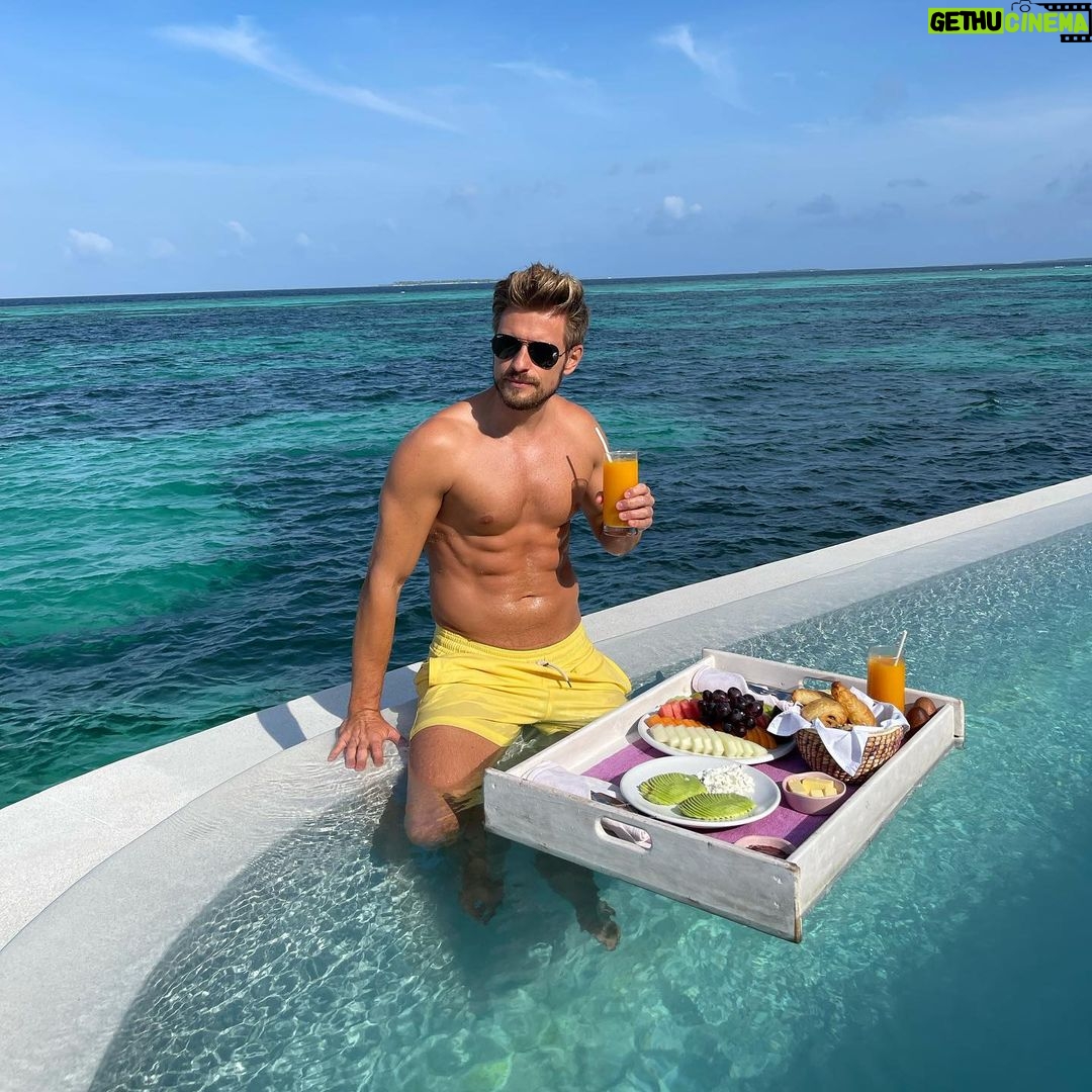 Jörn Schlönvoigt - 8.7K Likes - Floating Breakfast - with a fantastic view of the Indian Ocean. Thank you @discoversoneva for all the special moments that we could experience with you #maldives #sonevajani #chapter2 #sonevafushi #travel #traveltheworld #ad #anzeige