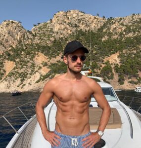 Jörn Schlönvoigt Instagram - Einer kleiner sommerlicher Rückblick zu meinem 34 Geburtstag auf Mallorca #tb #sun #birthday #boattrip #thankful
