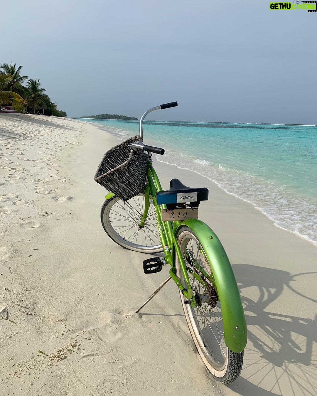 Jรถrn Schlรถnvoigt Instagram - ๐ต๐๐๐๐๐๐ Life is a journey, not a destination #throwback #maldives #bycicle #indianocean #sand #sky #water
