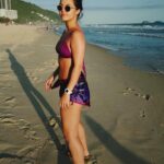 Júlia Gomes Instagram - Domingo na praia 🤍 Rio de Janeiro, Rio de Janeiro