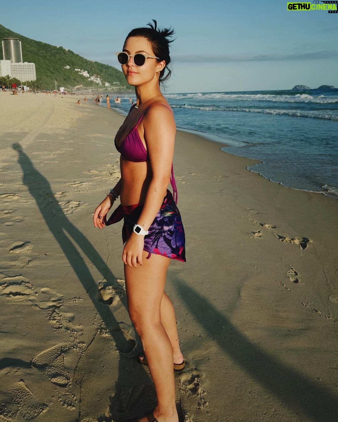 Júlia Gomes Instagram - Domingo na praia 🤍 Rio de Janeiro, Rio de Janeiro