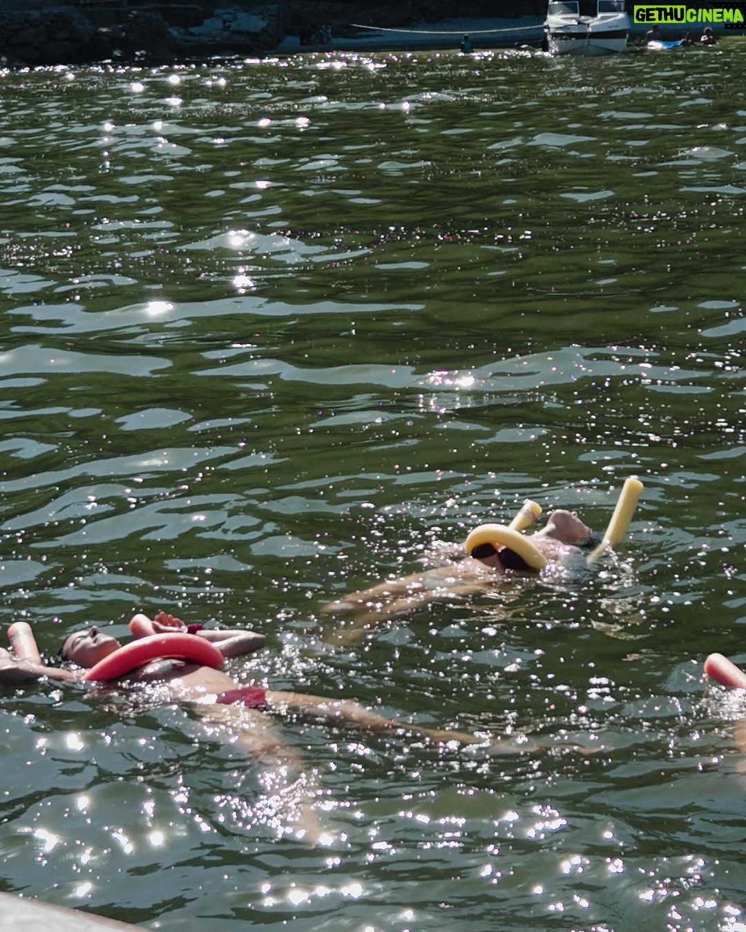 Júlia Gomes Instagram - A vida é boa 🦜🩵 Rio de Janeiro, Rio de Janeiro