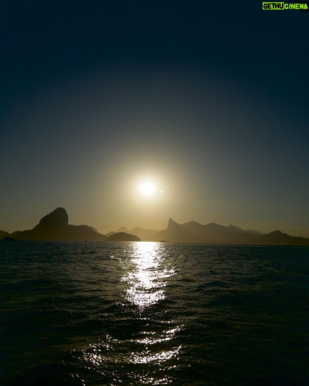 Júlia Gomes Instagram - A vida é boa 🦜🩵 Rio de Janeiro, Rio de Janeiro
