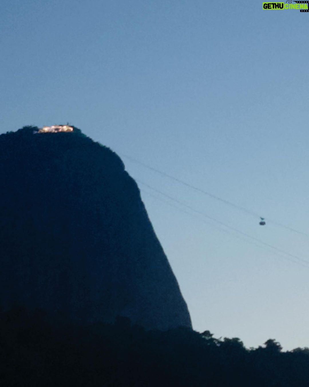 Júlia Gomes Instagram - A vida é boa 🦜🩵 Rio de Janeiro, Rio de Janeiro