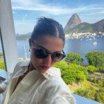 Júlia Gomes Instagram - Varias selfies na vista mais linda do mundo sim e com o Cristo no final 💚💚💚💚💚💚