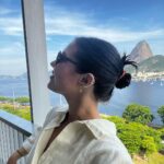 Júlia Gomes Instagram - Varias selfies na vista mais linda do mundo sim e com o Cristo no final 💚💚💚💚💚💚