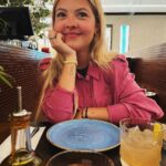 Júlia Gomes Instagram - Cheguei de viagem e tive que ir no @forneriasanpaolo um dos meus restaurantes favoritos de São Paulo! Ps: perfeito para um date especial 🩷 São Paulo, Brazil