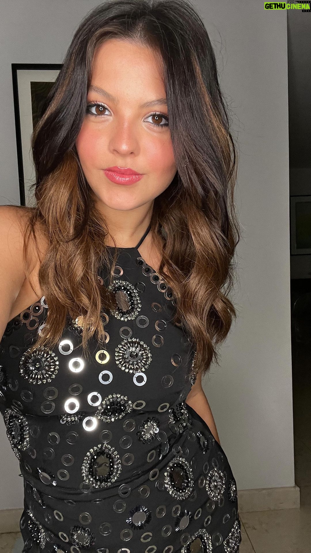Júlia Gomes Instagram - Hoje vou cantar no show do @skelters.3 e não tinha look mais lindo que esse da @littbrasil para esse dia especial! Pronta pro show ❤️🔥 Rio de Janeiro, Rio de Janeiro