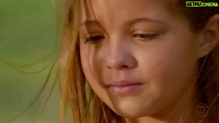 Júlia Gomes Instagram - Hoje é dia de #tbt e eu escolhi compartilhar com vocês uma das minhas cenas favoritas que ja gravei! Amor Eterno Amor ♾️ Elisa, você foi especial e vive em mim até hoje! 🤍