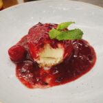 Júlia Gomes Instagram - Cheguei de viagem e tive que ir no @forneriasanpaolo um dos meus restaurantes favoritos de São Paulo! Ps: perfeito para um date especial 🩷 São Paulo, Brazil
