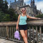 Júlia Gomes Instagram - Que saudades que eu estava de Orlando! Fazer parque é tão gostoso! Amei cada segundinho aqui! Muito obrigada @worldvacationhomes pela casa especial que passamos nesses dias incríveis! 🩵👋🏼🌟 Universal Studios