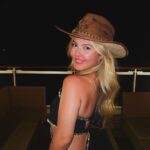 Júlia Gomes Instagram - A noite do chapéu foi emocionante, com direito a show da Família Lima, Sandy e para encerrar, Chitãozinho e Xororó! Inesquecível! ❤️🤠 Nassau Cruise Port
