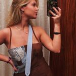 Júlia Gomes Instagram - A lot of mirror selfies in the fitting room - @misci__ 💙 São Paulo, Brazil