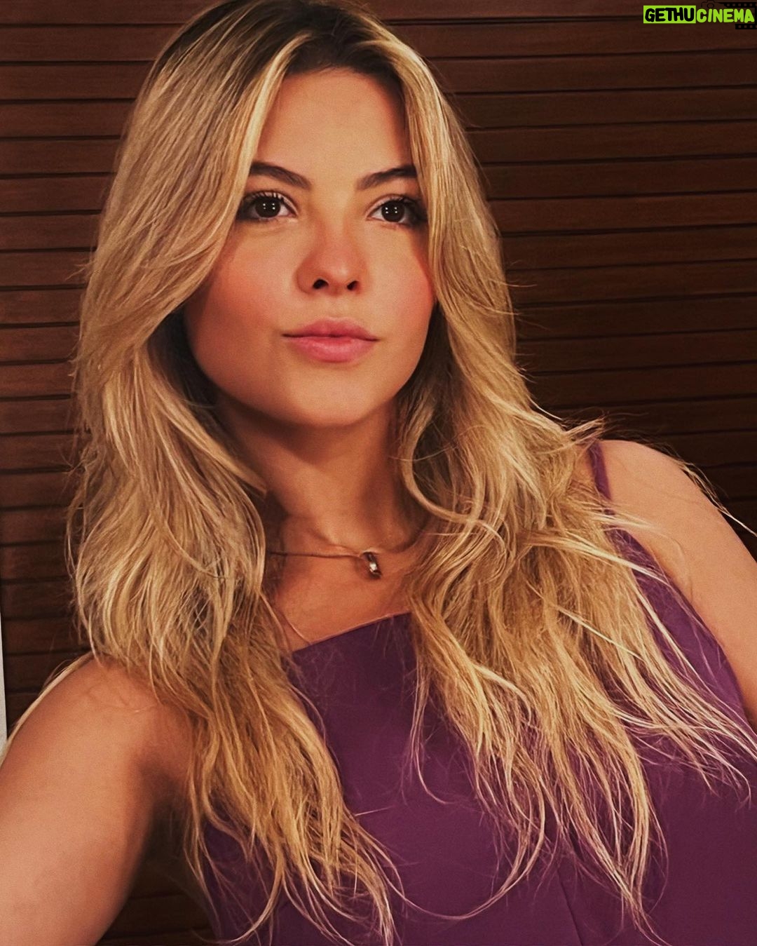 Júlia Gomes Instagram - Saturday night + purple dress 💜 Rio de Janeiro, Rio de Janeiro
