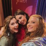 Júlia Gomes Instagram – Rensga, você foi o sonho mais especial que eu já conquistei! Me sinto realizada de ter trabalhado com essa família que me acolheu tanto, com muito amor e carinho! Vivi intensamente todos os dias de gravação extremamente feliz e grata! Foi uma mudança radical, uma imersão em uma personagem com personalidade muito forte, músicas que eu amo mais que tudo… Luane, você era pra ser minha e eu te agarrei com toda força de universo! Missão cumprida! Obrigada, obrigada e obrigada por essa oportunidade! ❤️
Obrigada toda equipe @glazentretenimento @maymraluc @caroldurao @recorrea @bella_gabaglia @natwarth pelo amor e carinho comigo no set!
Em breve, uma 2ª e 3ª temporada com muita trama boa na @globoplay 🦅❤️‍🔥 Rio de Janeiro, Rio de Janeiro