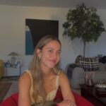 Júlia Mendes Instagram – Só pra você saber (caso ainda não saiba) não ter um dia bom é normal. Não estar tudo bem é normal. Todo sentimento é legítimo! E isso também vai passar…♥️