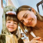 Júlia Mendes Instagram - Resumo de um dia perfeito com meu dinossauro favorito!♥️🦖