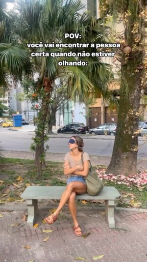 Júlia Mendes Instagram - Não dá pra deixar só nas mãos do universo você tem que colaborar também né?! 🙈😂