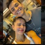 Júlia Mendes Instagram – Como é bom estar de volta!!! Quem mais tava com saudade dessa bagunça matinal?! Exercício pra mim é diversão e alto astral! E acompanhada desse ser maravilhoso deixa tudo ainda melhor! Sair da rotina é necessário mas voltar pra ela é fundamental! I’m Back!! Vamos com tudo?! 😅♥️