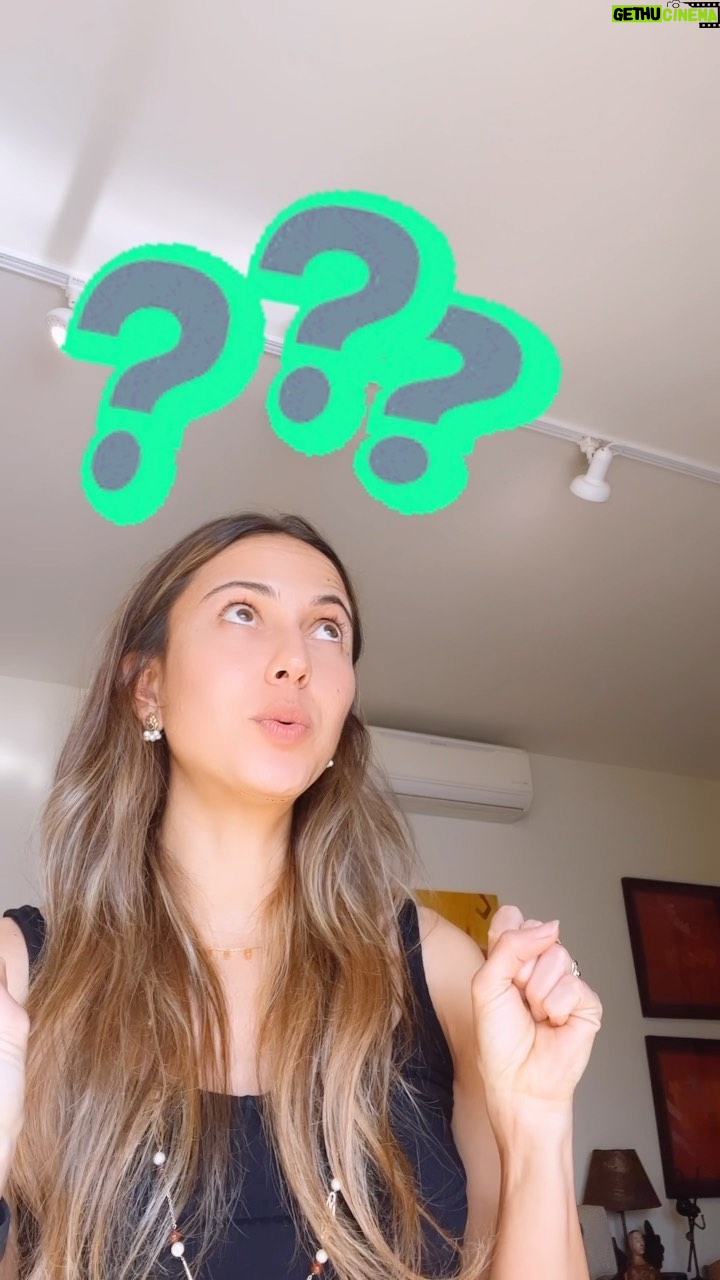 Júlia Mendes Instagram - E aí? Você realmente gosta dele ou vai colocar o pijama? 😂