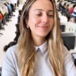 Júlia Mendes Instagram - Ser ficante não é fácil, como tem sido pra você? Escreva aqui nos comentários! A OMF quer saber 😂