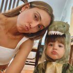 Júlia Mendes Instagram - Resumo de um dia perfeito com meu dinossauro favorito!♥️🦖