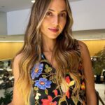 Júlia Mendes Instagram - Já estava com saudades! @getuliocrz obrigada por sempre me iluminar com perfeição! ✨✨✨ A morena iluminada voltou gente!! E aí?! Gostaram?!