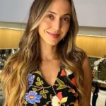 Júlia Mendes Instagram - Já estava com saudades! @getuliocrz obrigada por sempre me iluminar com perfeição! ✨✨✨ A morena iluminada voltou gente!! E aí?! Gostaram?!
