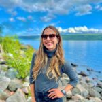 Júlia Mendes Instagram - Eu sei que a natureza é algo inexplicável mas hoje ela passou dos limites! Que dia inesquecível! 😍🦖🙌🏼✨obs: na última foto, biólogos dirão que é montagem mas eu digo que foi sorte! Kkk Loch Ness, Highlands, Scotland!!