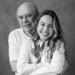 Júlia Mendes Instagram - Pai. Apenas três letrinhas mas um significado imenso e eu ainda tirei a sorte grande por compreender o sentido dessa palavra através de você. Obrigada por sempre me mostrar o lado bom da vida, ou melhor: por me fazer olhar o lado bom das coisas mesmo quando tudo parece desabar. Obrigada por me mostrar diariamente que o bom humor salva, e que sem ele estaríamos perdidos. Meu melhor amigo, meu conselheiro, meu parceiro de vida e claro: o melhor blogueiro vintage que a internet já viu! Viva o seu dia que é hoje, mas que são todos os outros também, porque pai não tem um único dia, pai é pra toda hora, pai é pra sempre! Te amo infinito parceirinho!♥️ Fotos da minha fotógrafa maravilhosa: @danijustusfotografia