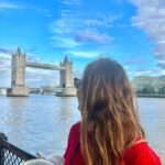 Júlia Mendes Instagram - Podem até chamar de cidade cinza mas o primeiro dia em Londres foi com muitas cores! Que lugar! Que cidade! Estou encantada. ✨♥️🏴󠁧󠁢󠁥󠁮󠁧󠁿 London