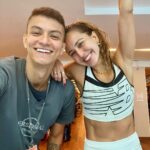 Júlia Mendes Instagram – Qual emoji(s) que traduz essa dupla? Agora fiquei curiosa com a criatividade de vocês kkk