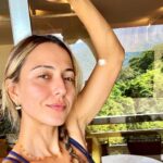 Júlia Mendes Instagram – Não sei porque mas eu me sinto absolutamente sexy depois de tirar sangue. Deve ser porque se cuidar estimula nossa autoestima! E você? Já fez seu check up geral pra encerrar o ano bemmmm sexy?!🩸♥️