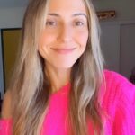 Júlia Mendes Instagram - Estar ou não em um relacionamento nem deveria ser pauta! Mas já que é, aí vão alguns lembretes! 💝