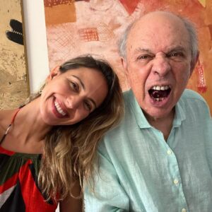 Júlia Mendes Instagram - Feliz Natal pra todos vocês! É tempo de agradecer por ter quem a gente tem! ♥️🎄💫🙏🏼