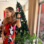Júlia Mendes Instagram – Feliz Natal pra todos vocês! É tempo de agradecer por ter quem a gente tem! ♥️🎄💫🙏🏼