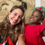 Júlia Mendes Instagram - Feliz Natal pra todos vocês! É tempo de agradecer por ter quem a gente tem! ♥️🎄💫🙏🏼