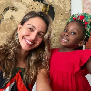 Júlia Mendes Instagram - Feliz Natal pra todos vocês! É tempo de agradecer por ter quem a gente tem! ♥️🎄💫🙏🏼