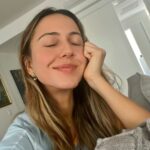 Júlia Mendes Instagram – Não saber o que o outro está passando é um convite para exercer a nossa generosidade. Não custa nada e vale muito!♥️
