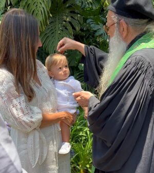 Júlia Mendes Instagram - Um dia cheio de amor! Batizado e 1 ano do meu sobrinho que é também meu afilhado. Esses pequenos são minha vida! Ser tia é algo inexplicável! Obrigada por me dar esse presente! @mcm654 ♥️