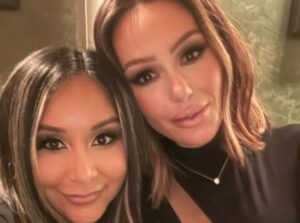 JWoww Instagram - Thankful for you 🙏🏼 happy birthday @snooki 🍾